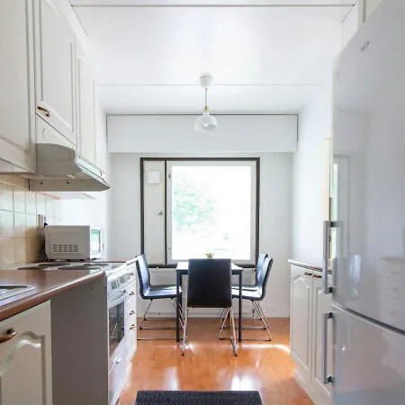 Apartment Spacious For 5 Nummela
